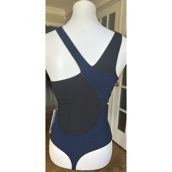 Lululemon Nulu Asymmetrical Bodysuit Black True Navy Size 8 Buttery Soft Yoga - Picture 8 of 12